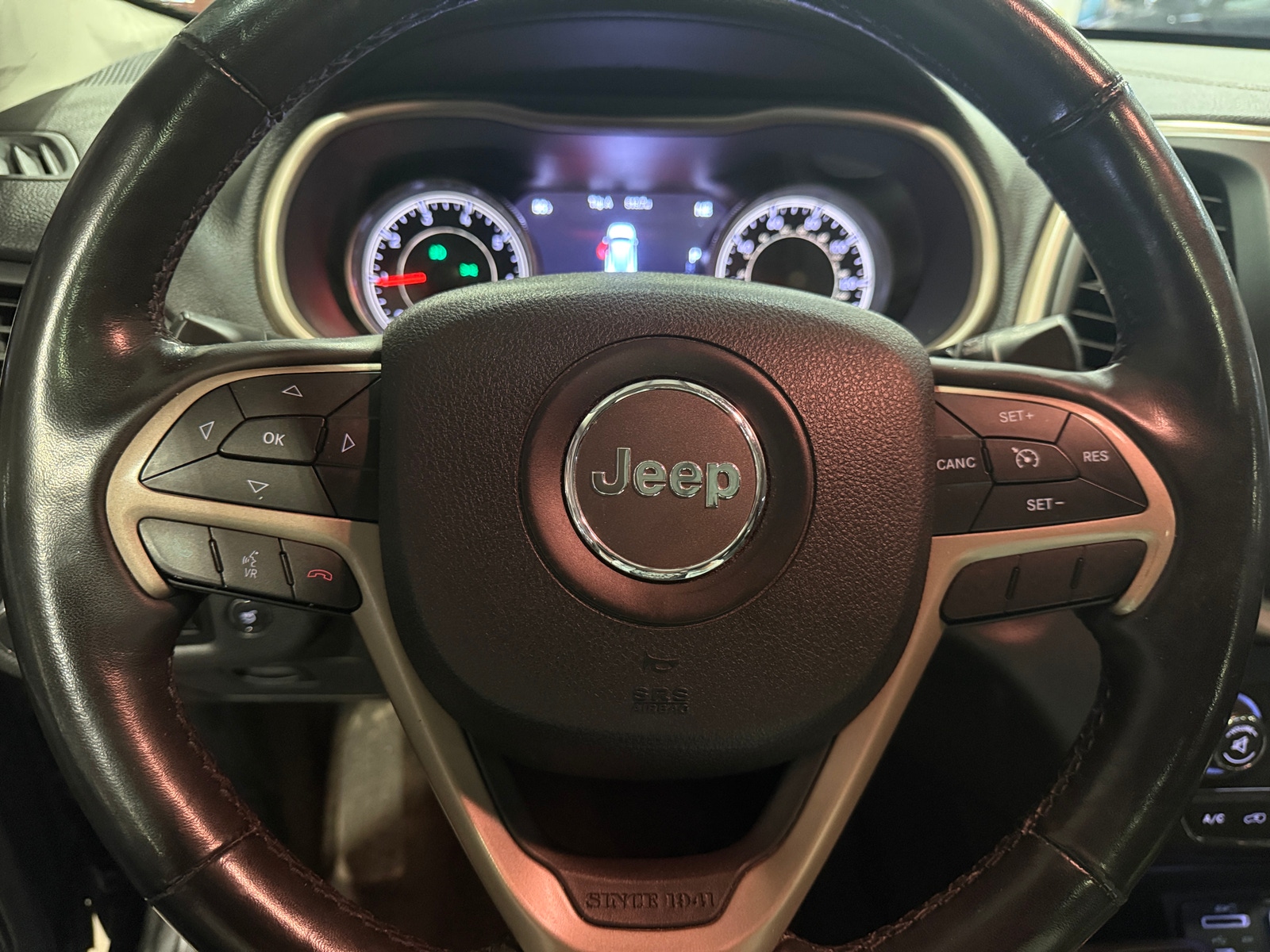 Thumbnail: 2015 Jeep Cherokee - 4