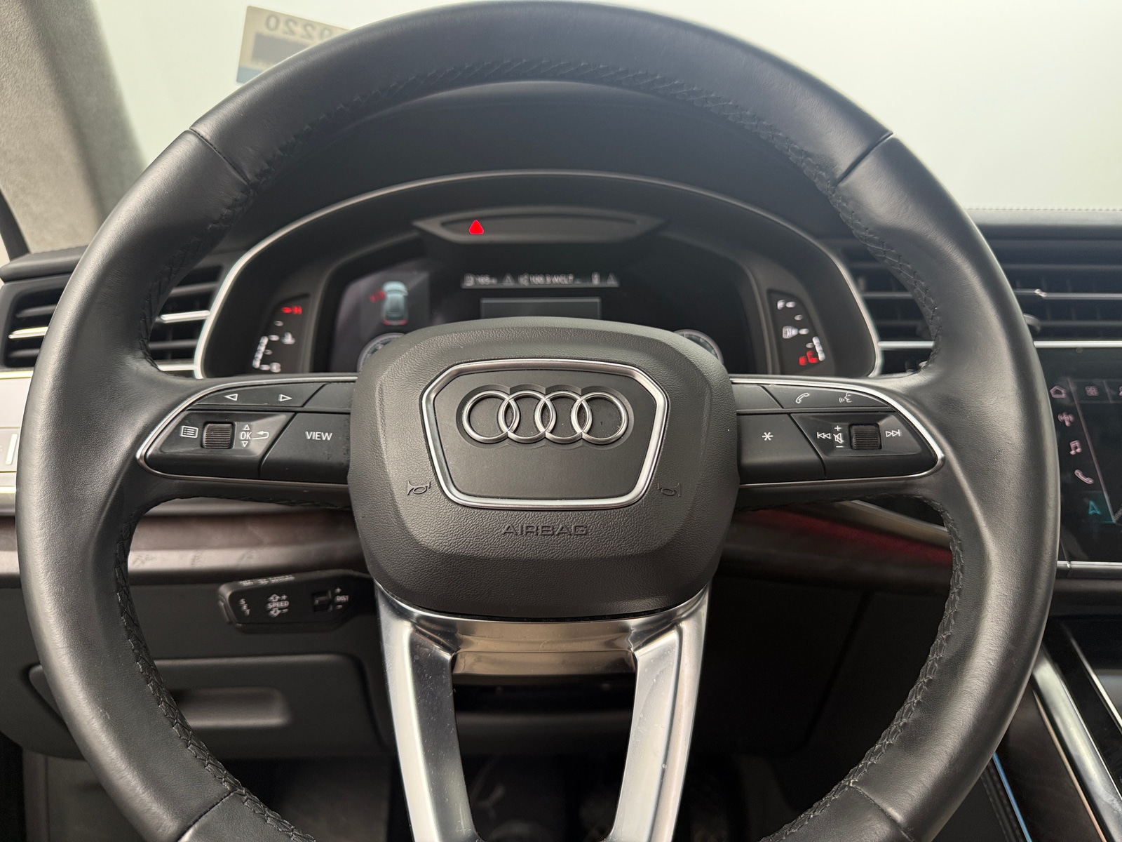 Thumbnail: 2022 Audi Q8 - 4