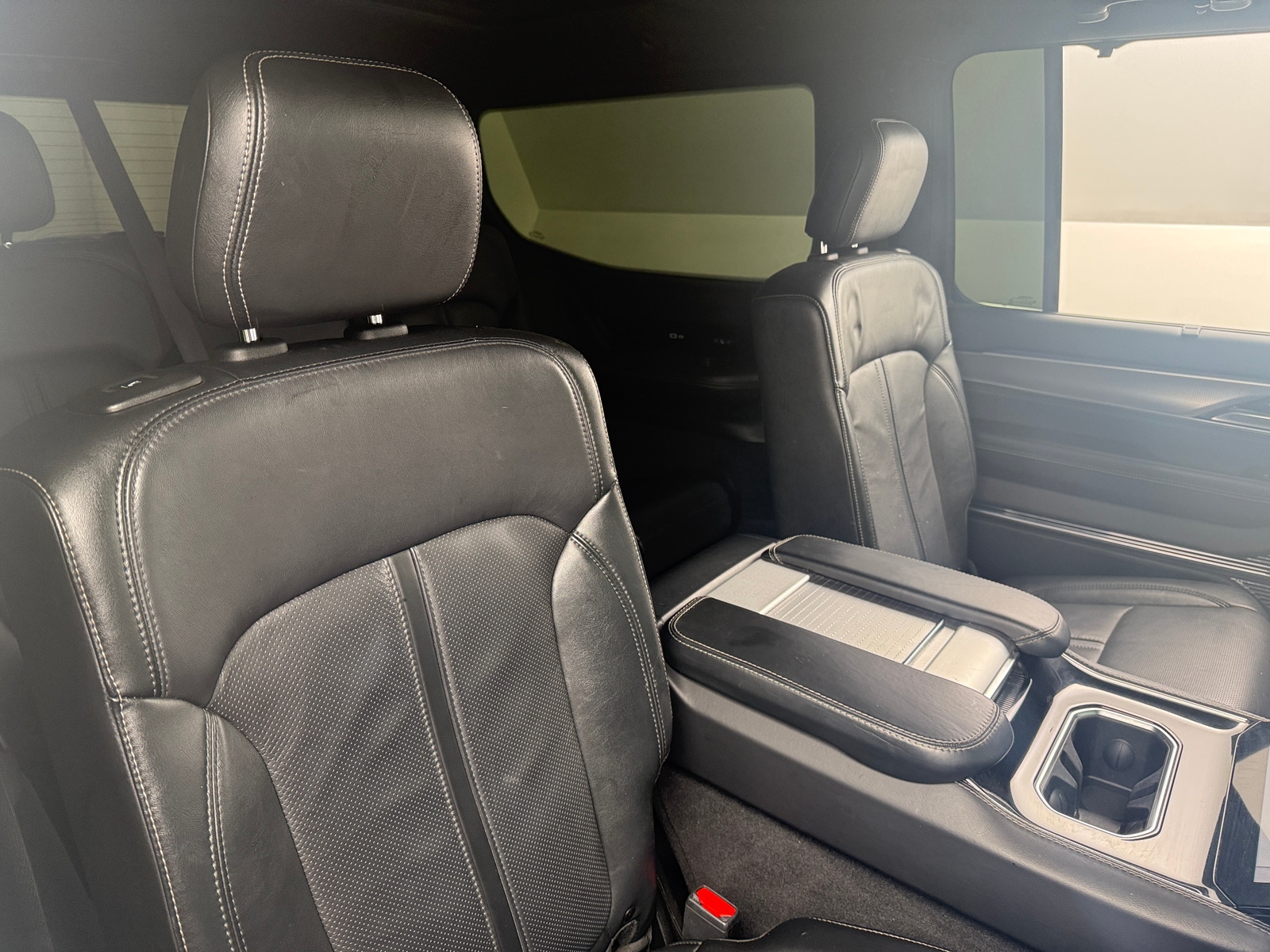 Thumbnail: 2022 Jeep Grand Wagoneer - 5