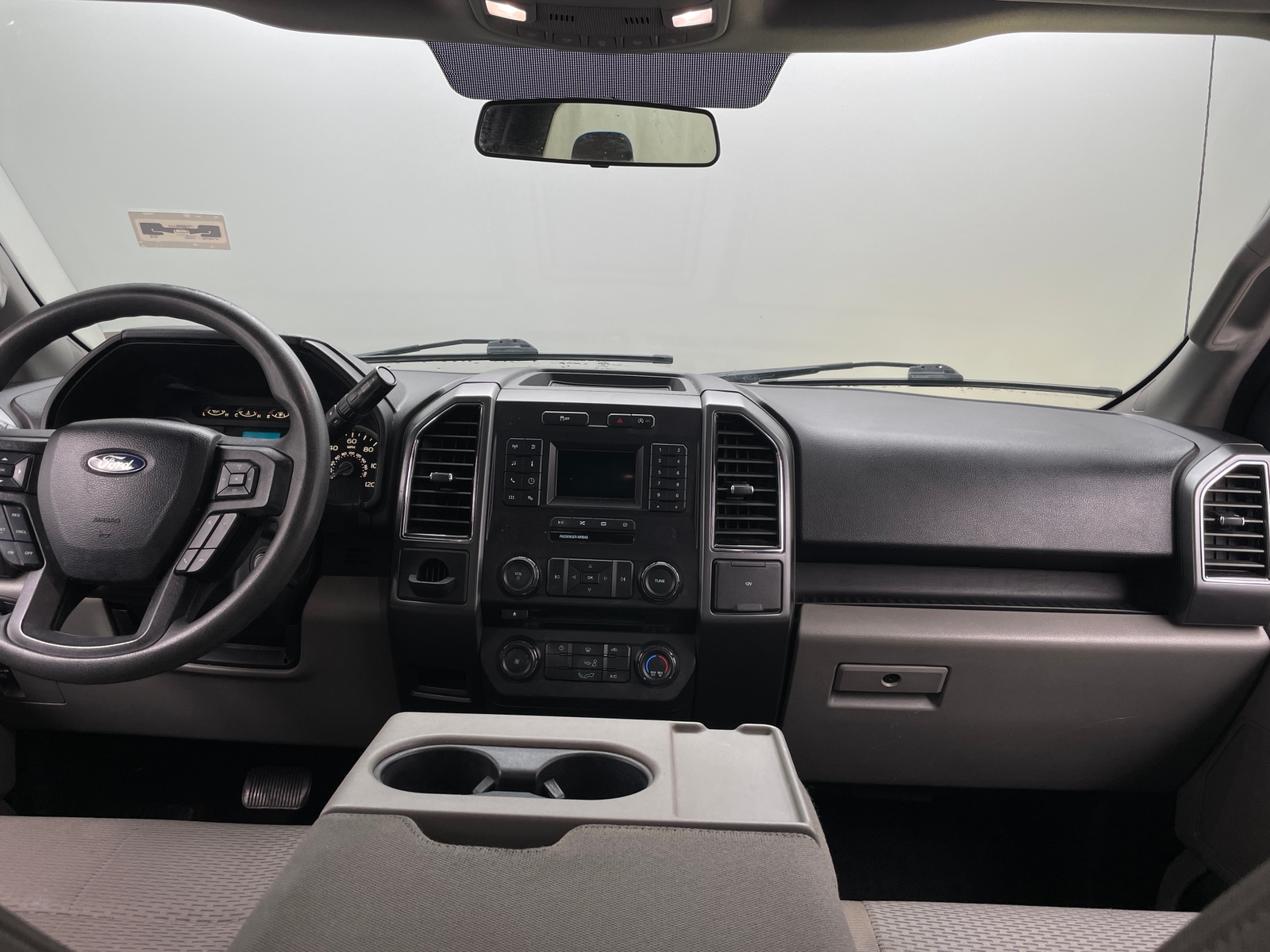 Thumbnail: 2018 Ford Econoline - 3