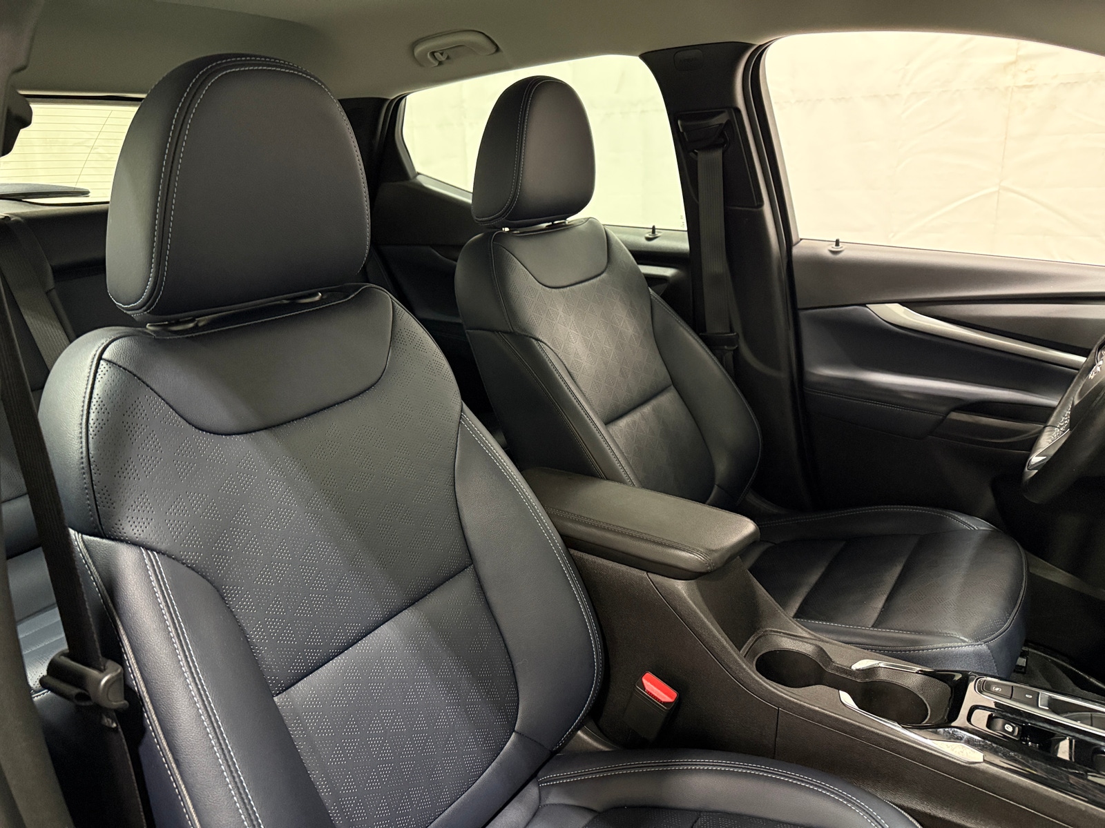 Thumbnail: 2023 Chevrolet Bolt EUV - 2