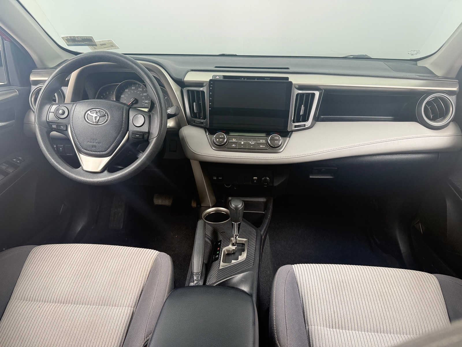 Thumbnail: 2015 Toyota RAV4 - 3