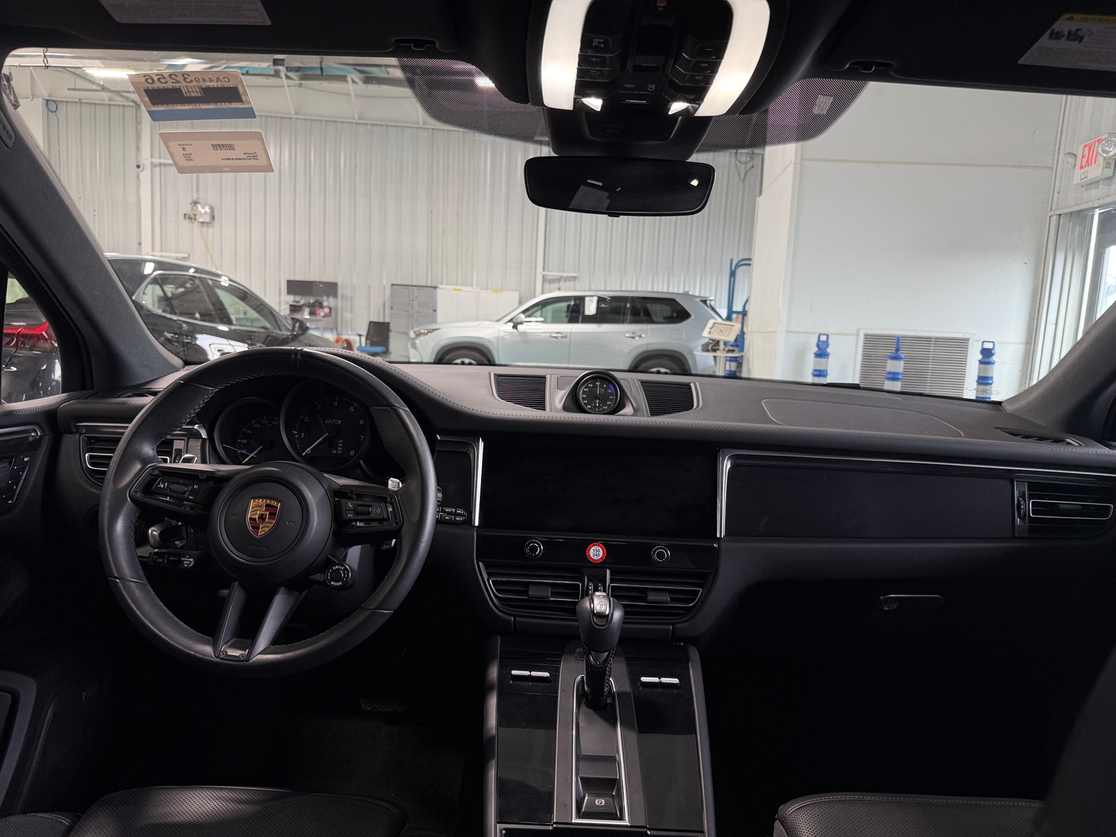 Thumbnail: 2022 Porsche Macan - 2