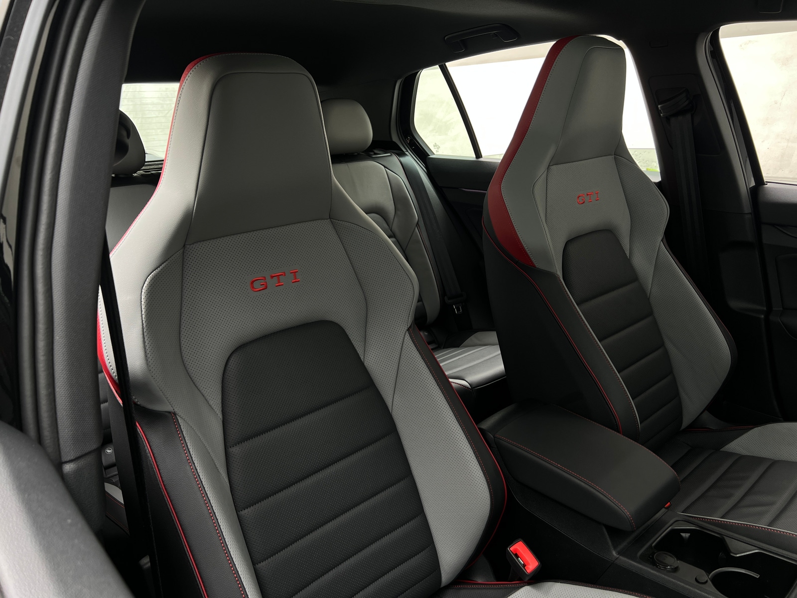 Thumbnail: 2024 Volkswagen Golf - 2