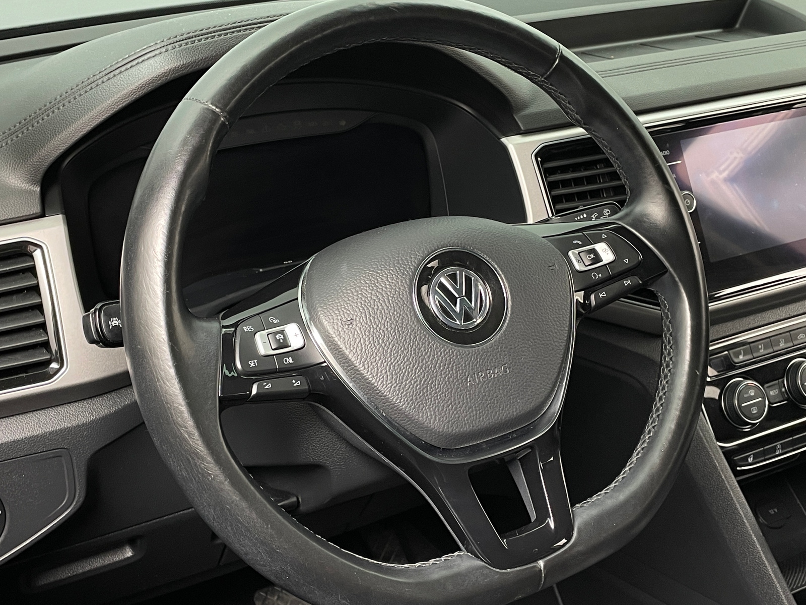 Thumbnail: 2018 Volkswagen Atlas - 4