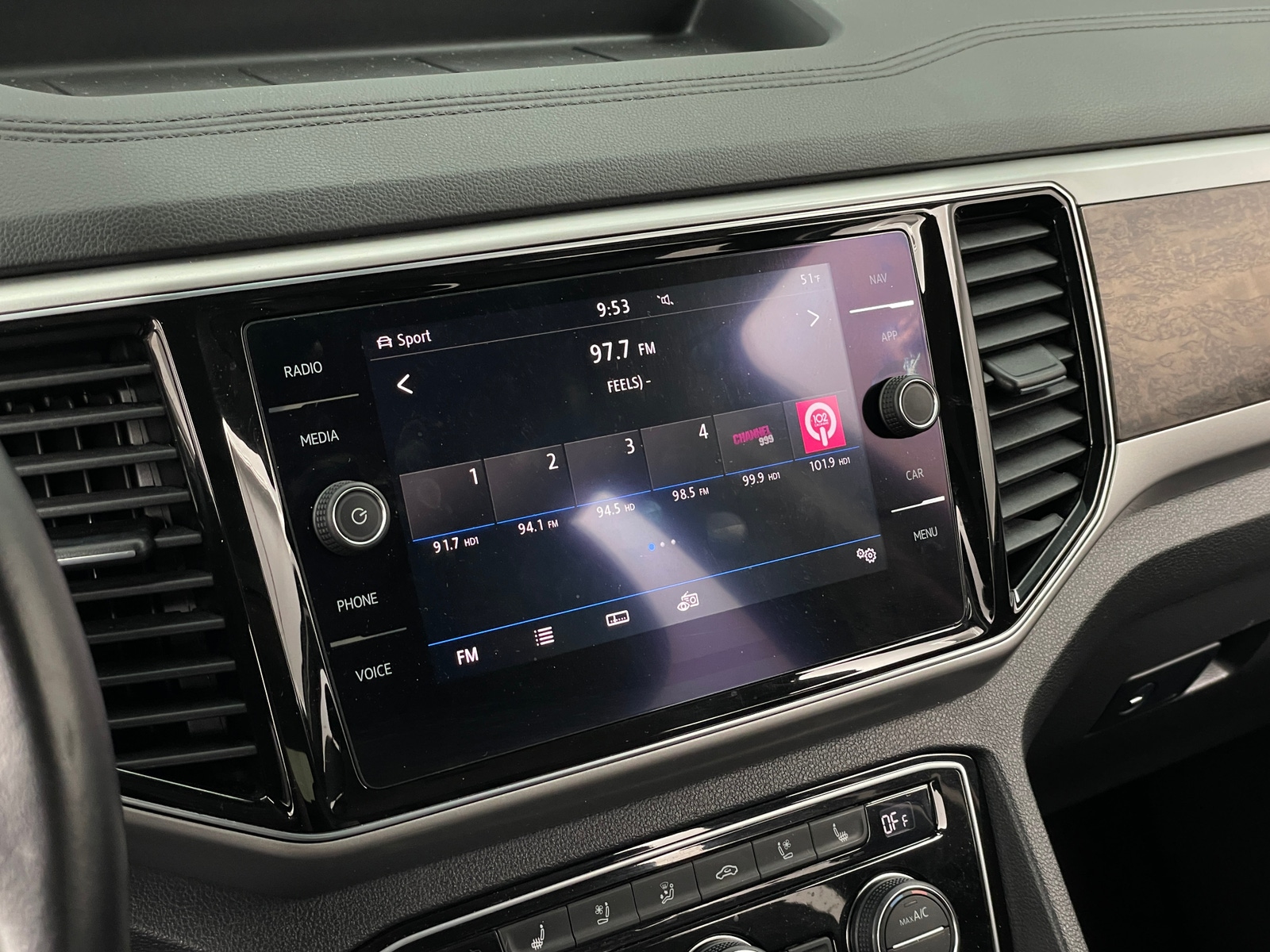 Thumbnail: 2018 Volkswagen Atlas - 3