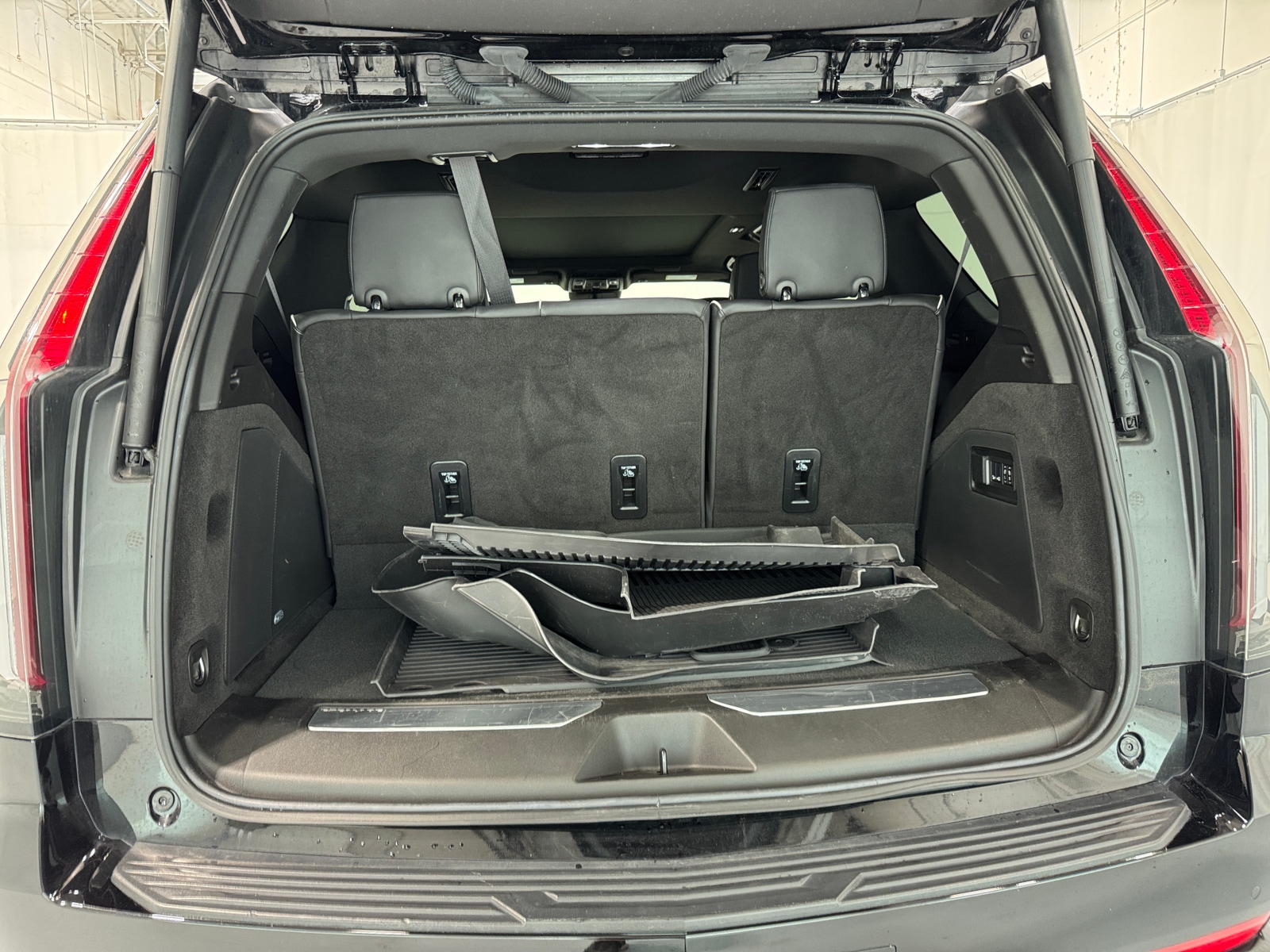 Thumbnail: 2024 Cadillac Escalade - 6