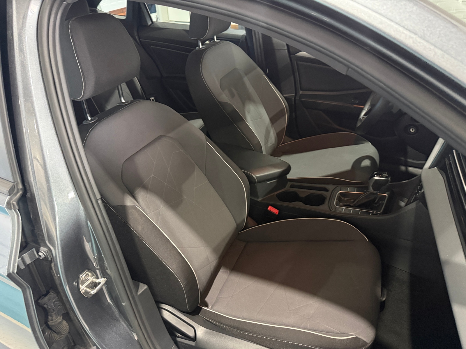 Thumbnail: 2025 Volkswagen Jetta - 2