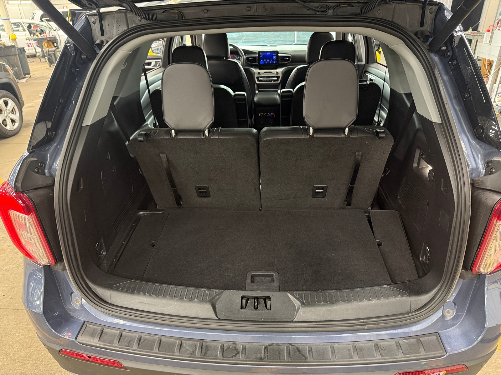 Thumbnail: 2021 Ford Explorer - 7