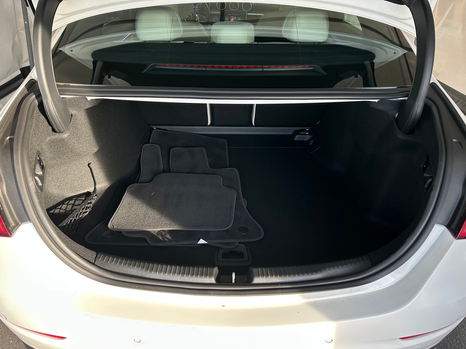 Thumbnail: 2025 Mercedes-Benz C-Class - 6