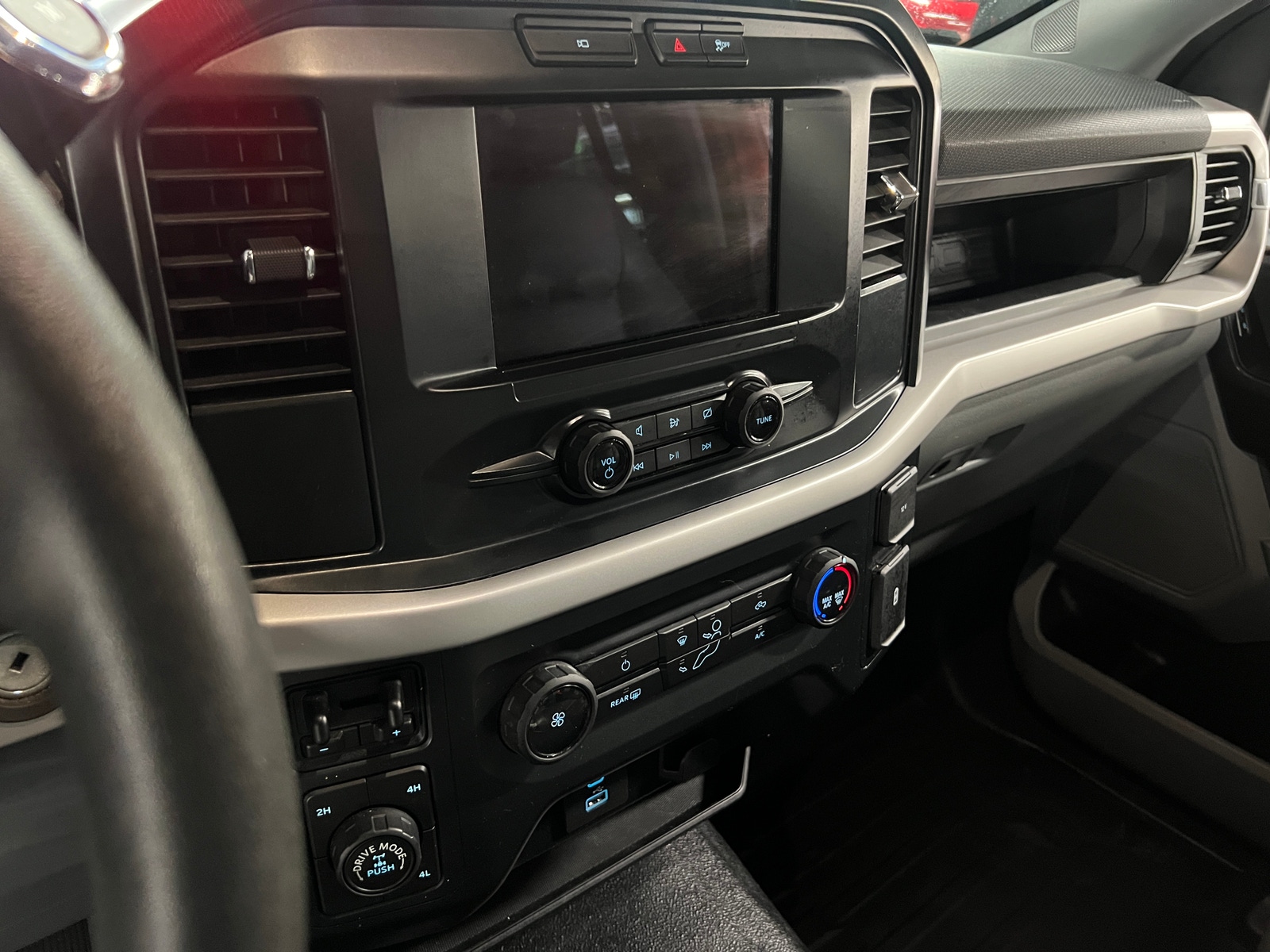 Thumbnail: 2022 Ford Econoline - 3