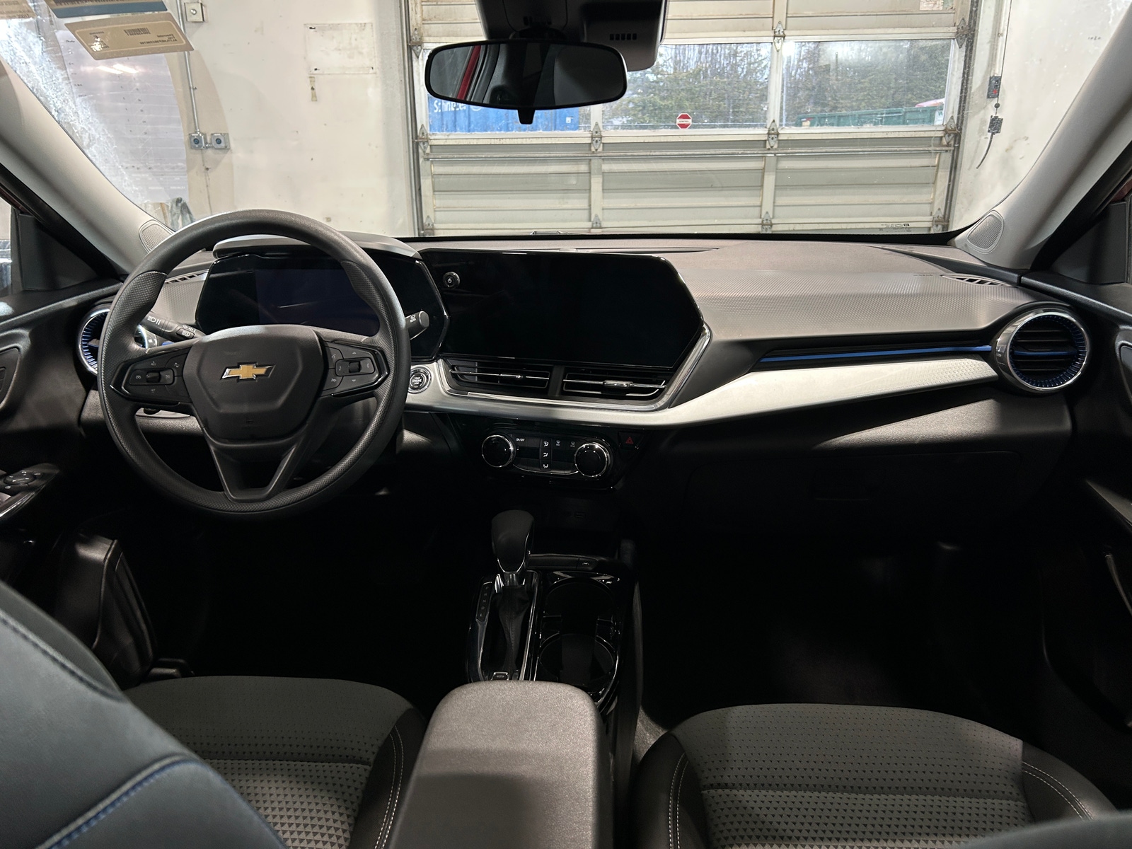 Thumbnail: 2025 Chevrolet Trax - 3