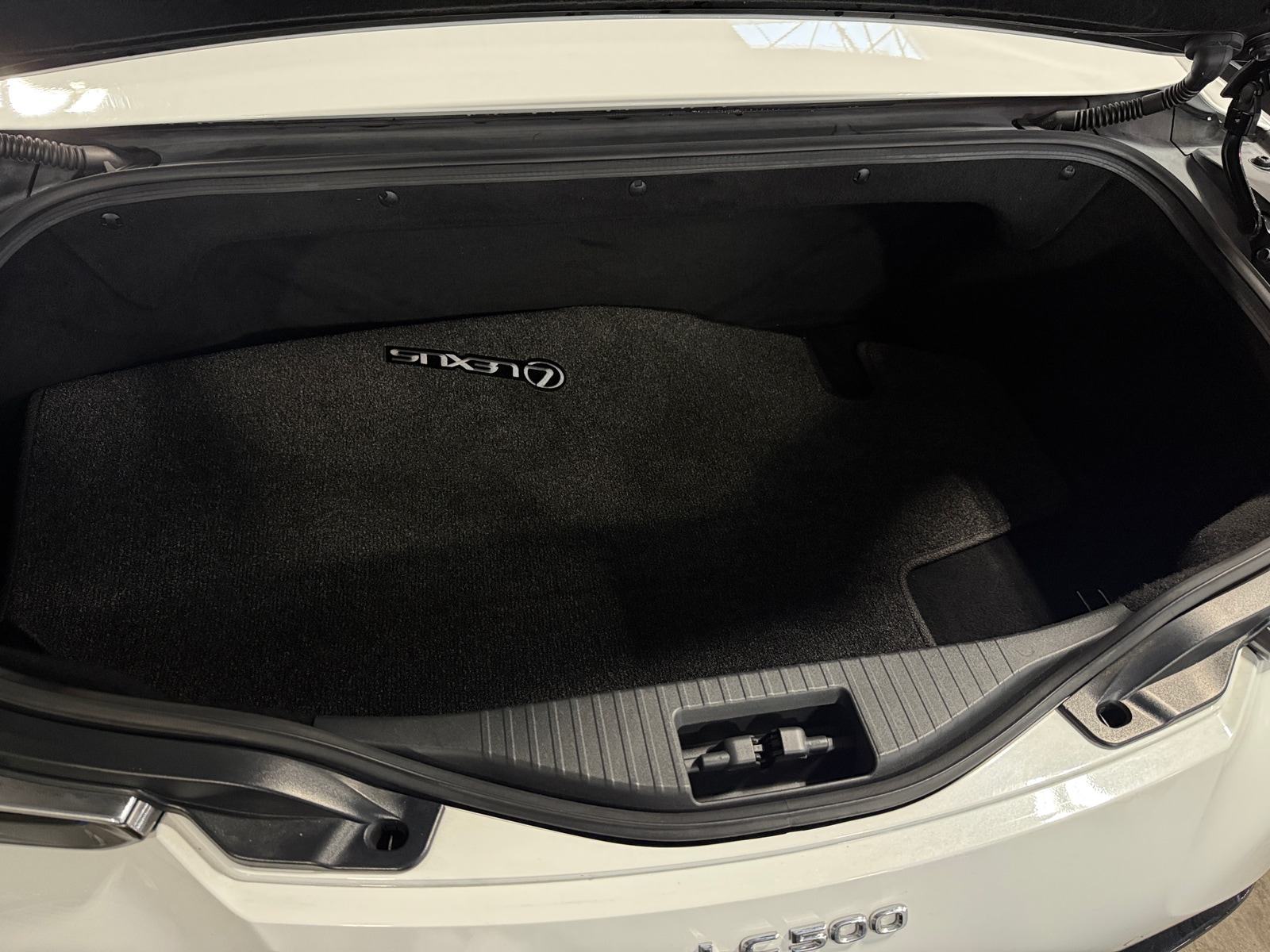 Thumbnail: 2021 Lexus LC - 6