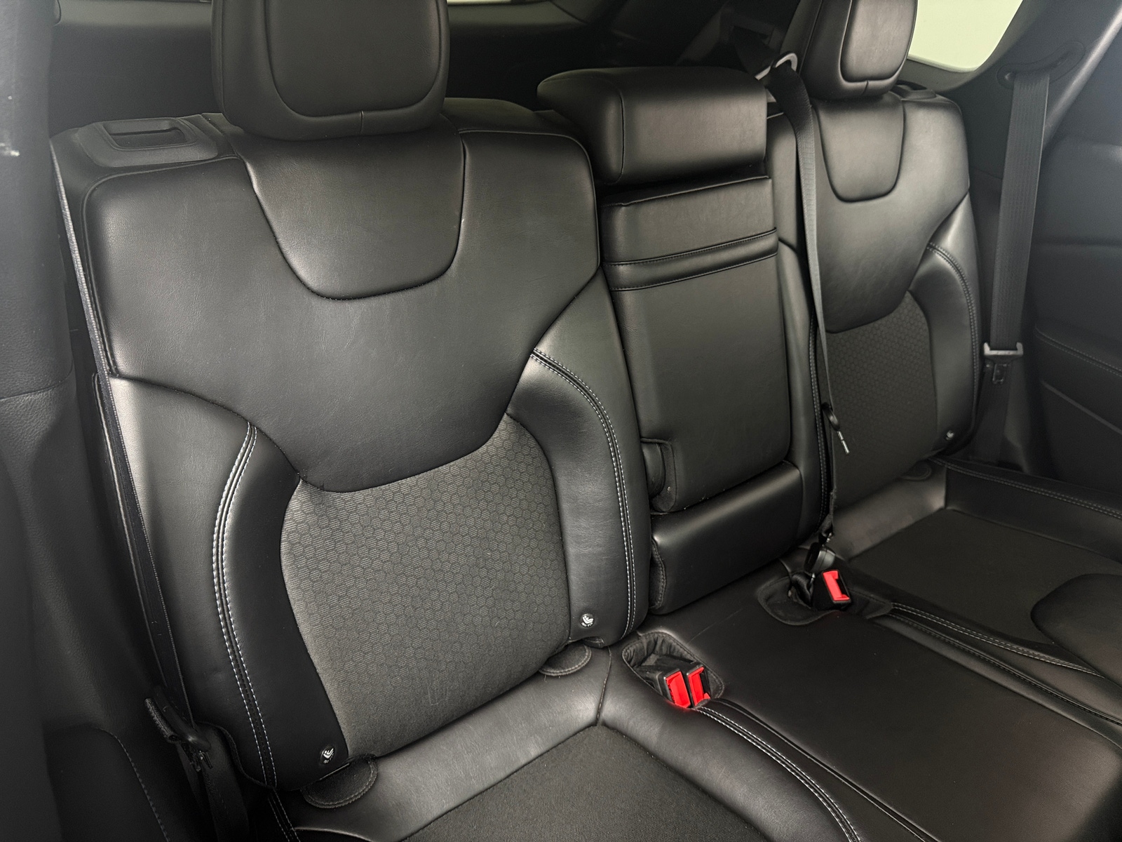 Thumbnail: 2019 Jeep Cherokee - 6