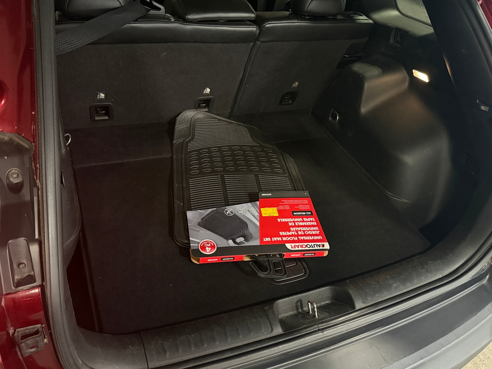 Thumbnail: 2019 Jeep Cherokee - 7