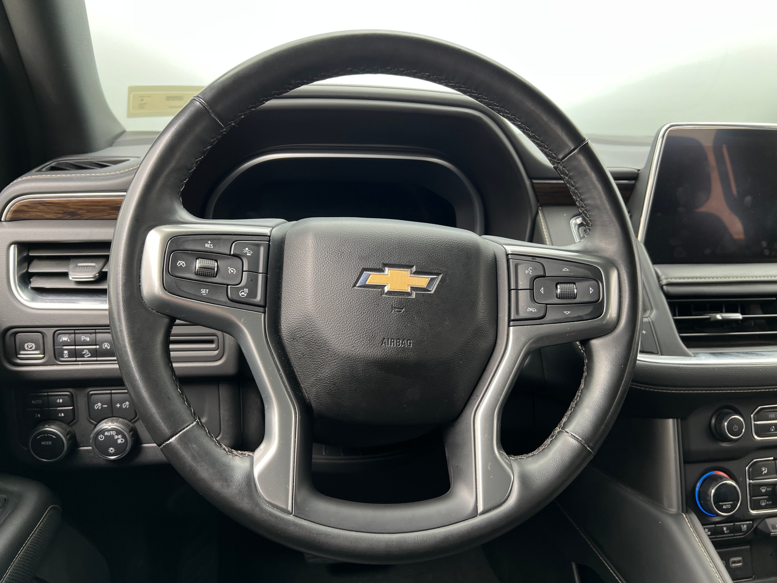 Thumbnail: 2023 Chevrolet Suburban - 4