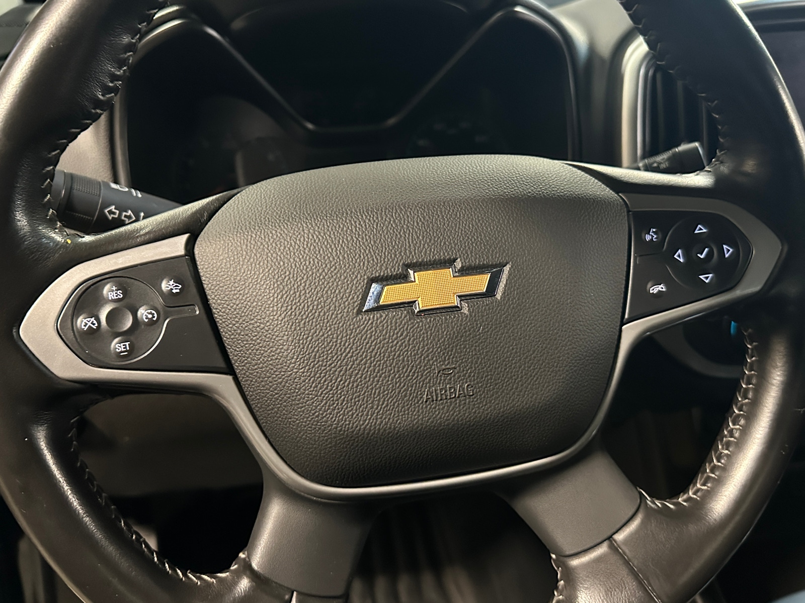 Thumbnail: 2022 Chevrolet Colorado - 5