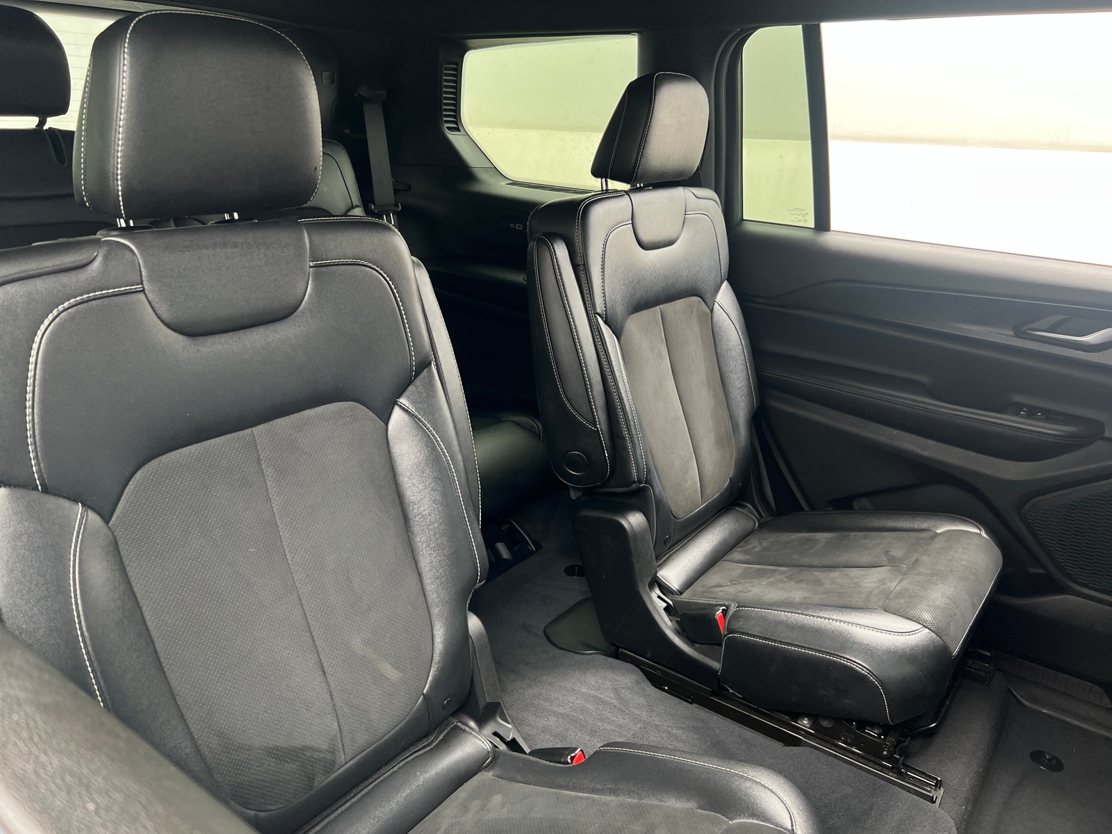 Thumbnail: 2023 Jeep Grand Cherokee L - 5