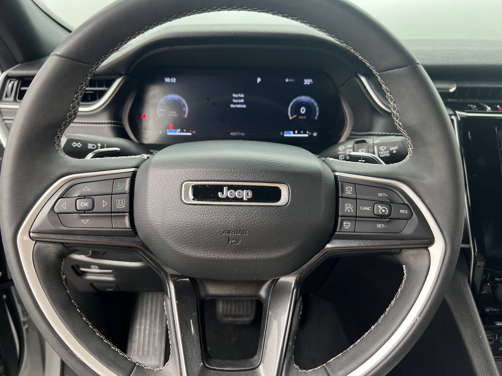 Thumbnail: 2023 Jeep Grand Cherokee L - 4