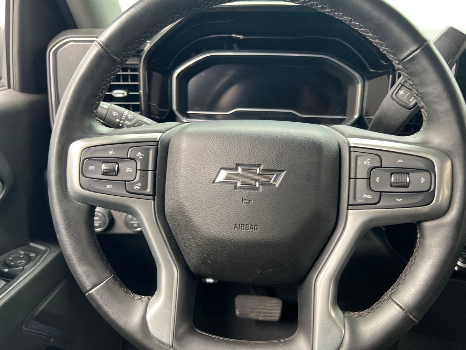 Thumbnail: 2023 Chevrolet Silverado 1500 - 5