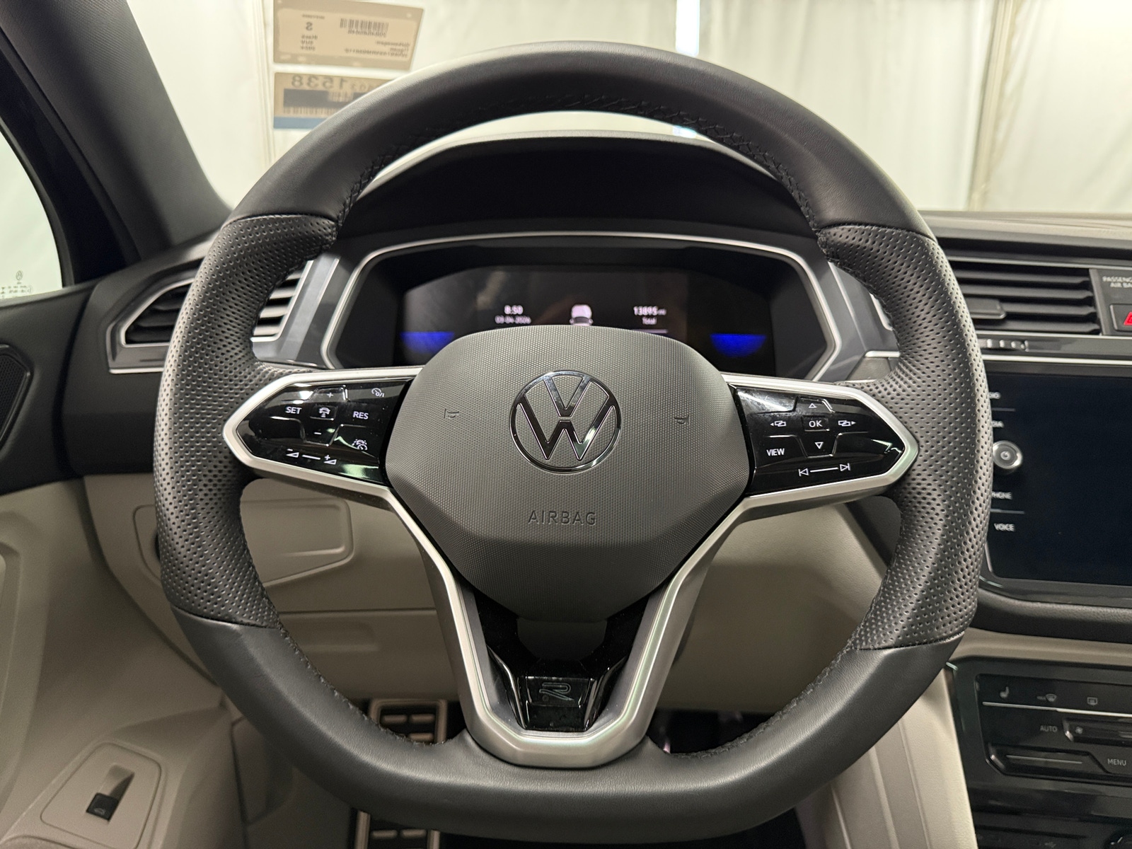 Thumbnail: 2024 Volkswagen Tiguan - 4