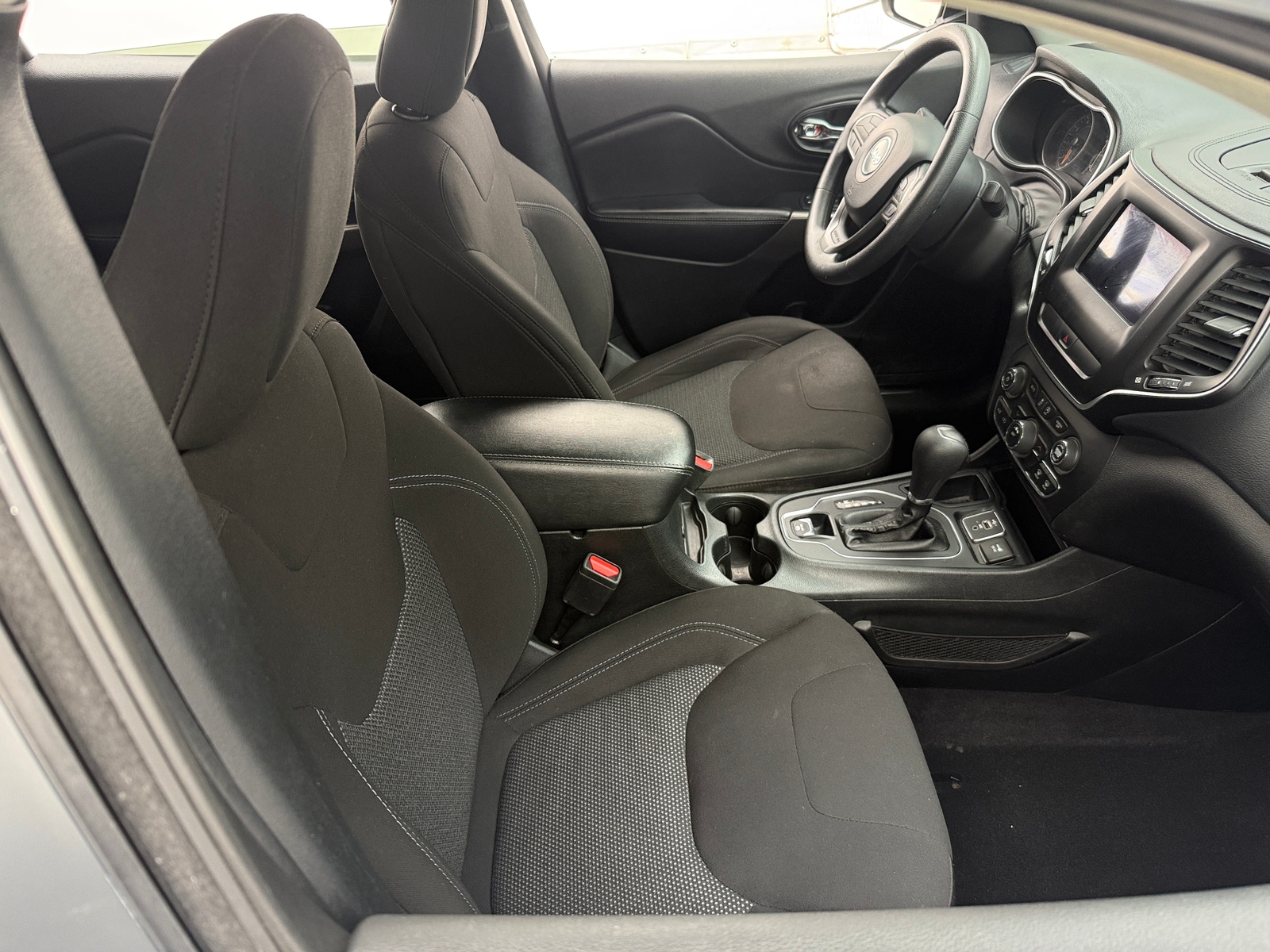 Thumbnail: 2019 Jeep Cherokee - 2