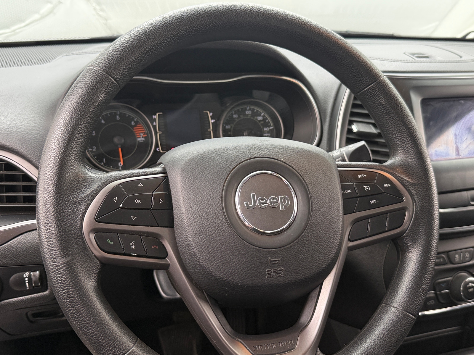 Thumbnail: 2019 Jeep Cherokee - 5