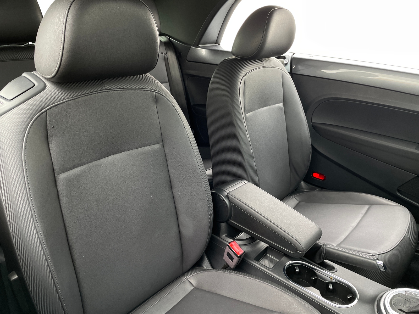 Thumbnail: 2018 Volkswagen Beetle - 2