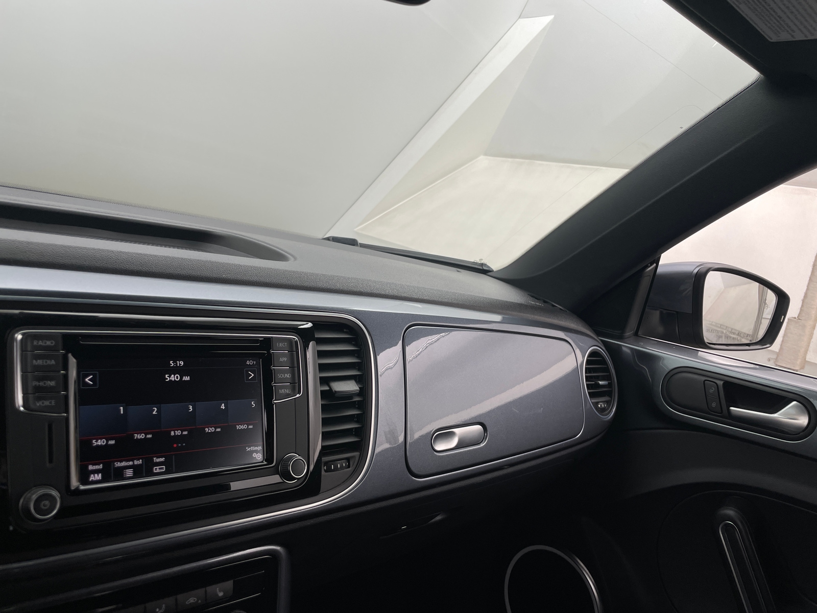 Thumbnail: 2018 Volkswagen Beetle - 3