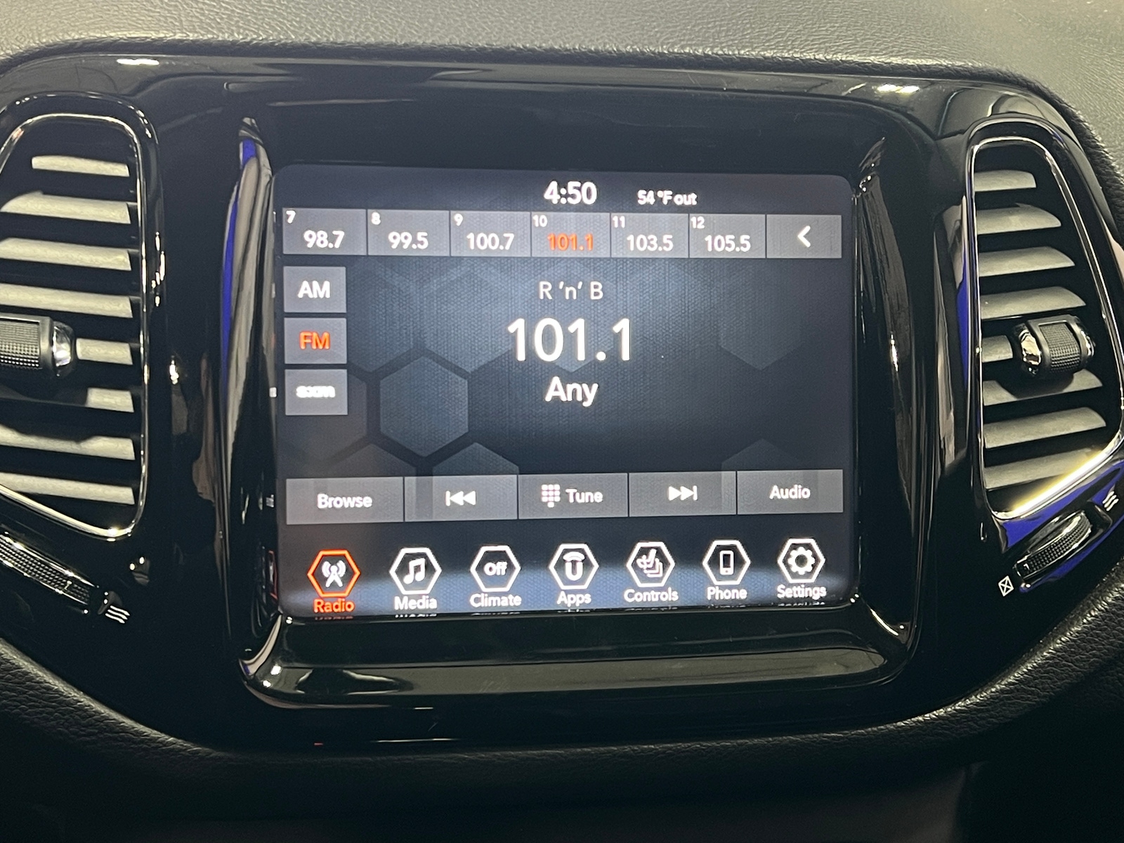 Thumbnail: 2019 Jeep Compass - 4