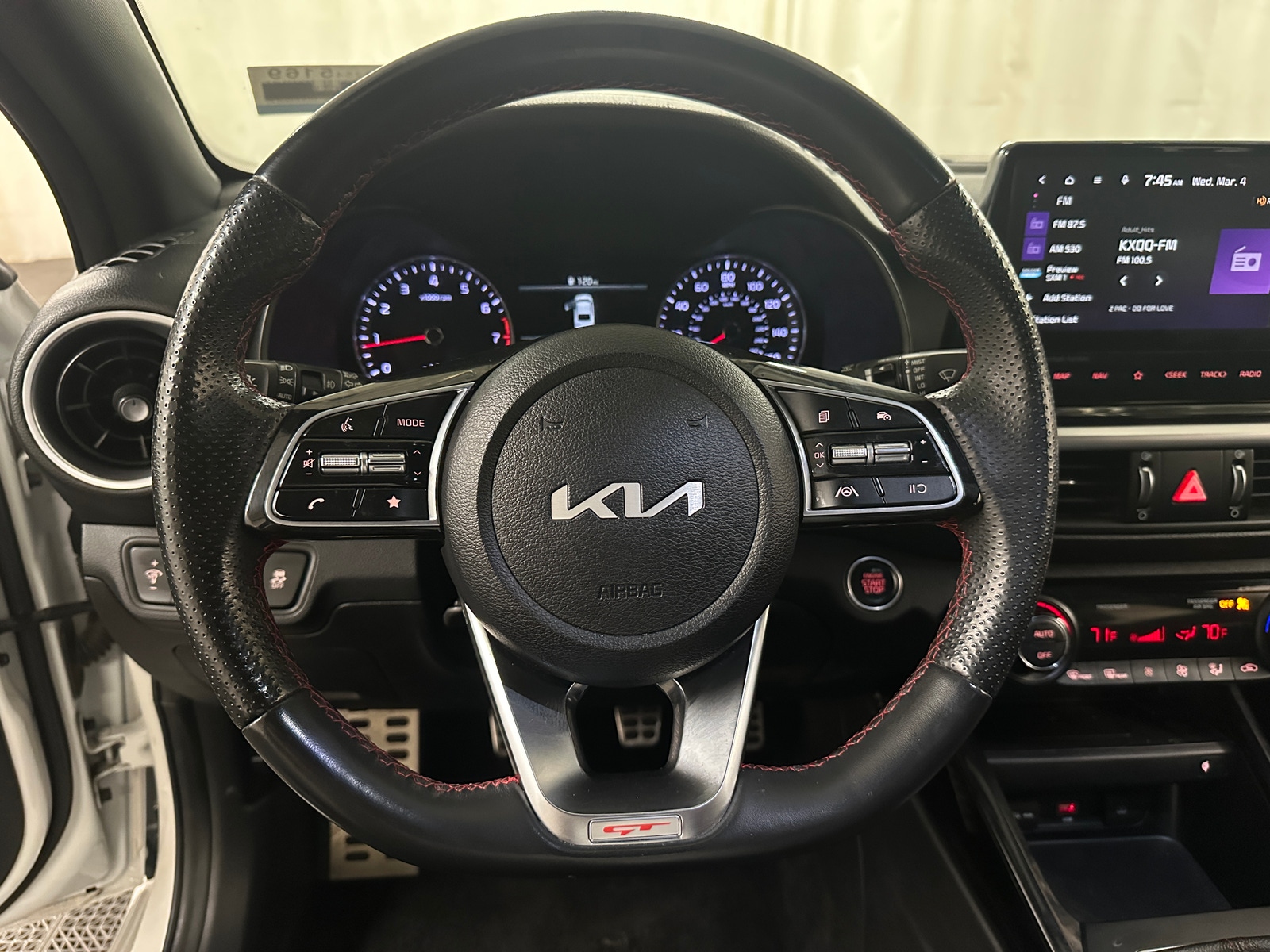 Thumbnail: 2023 Kia Forte - 4