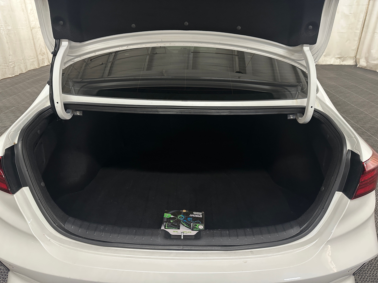 Thumbnail: 2023 Kia Forte - 6