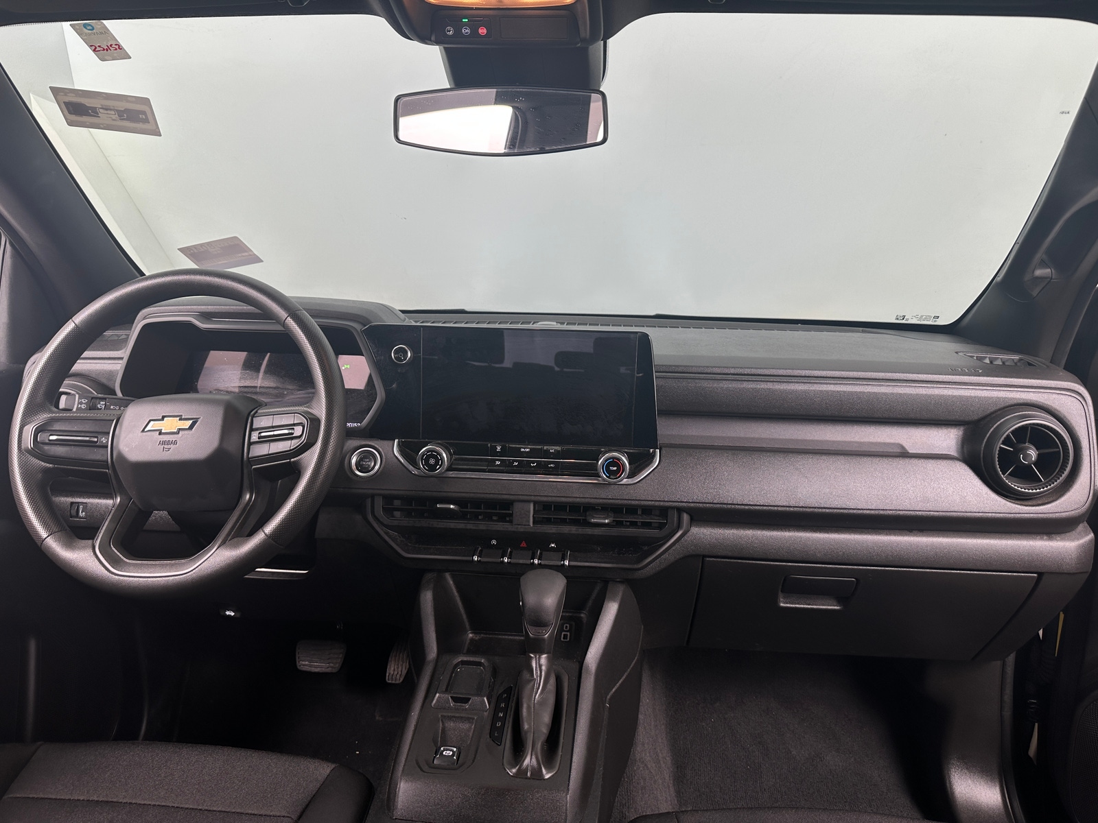 Thumbnail: 2024 Chevrolet Colorado - 3