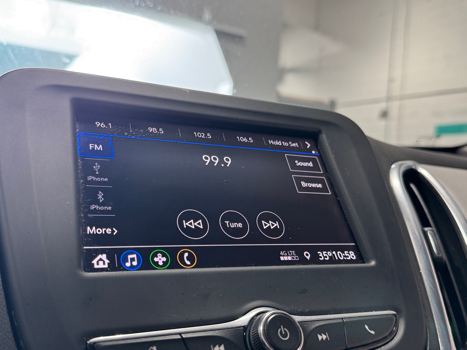 Thumbnail: 2021 Chevrolet Equinox - 4