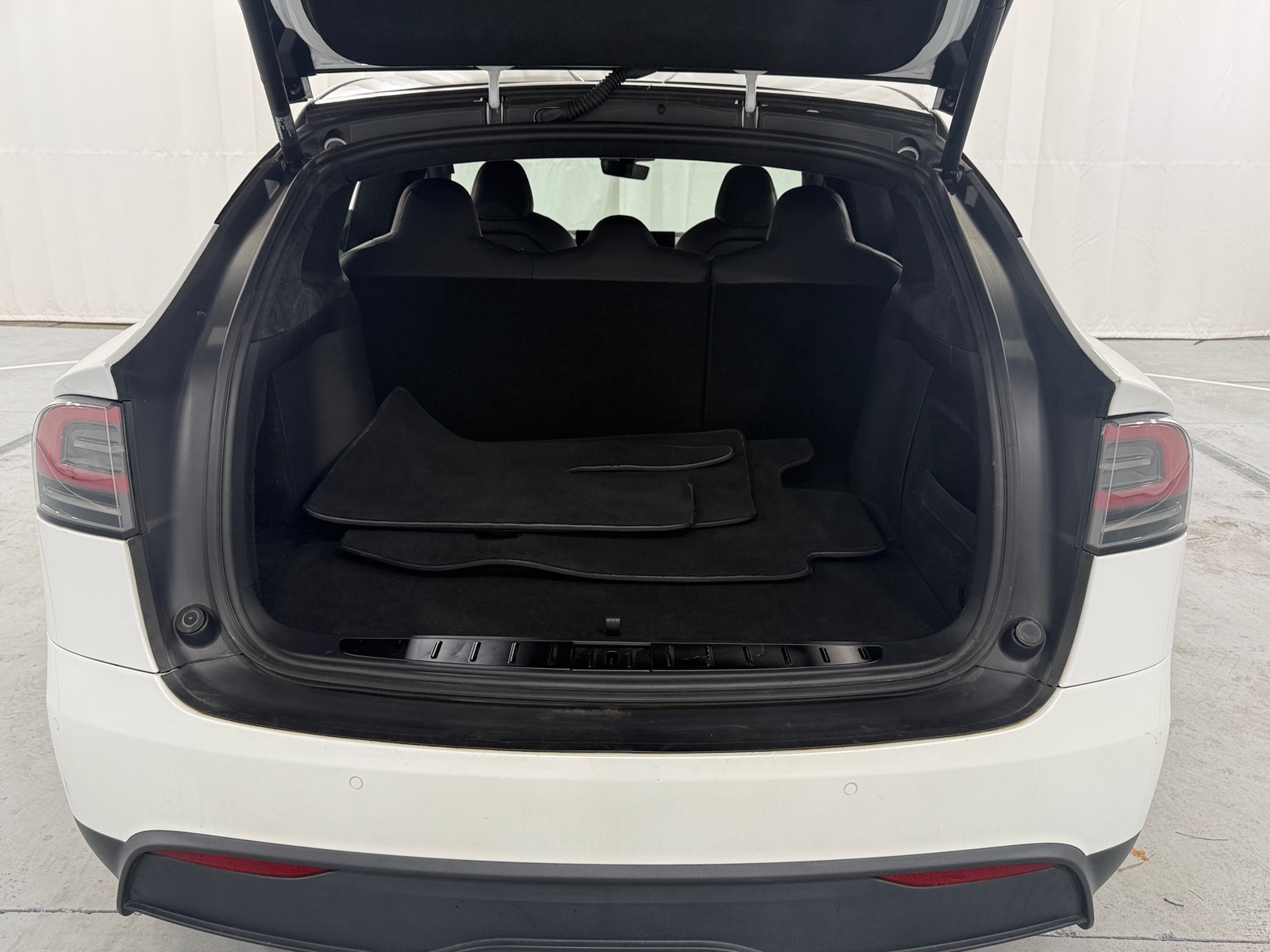 Thumbnail: 2023 Tesla Model X - 6