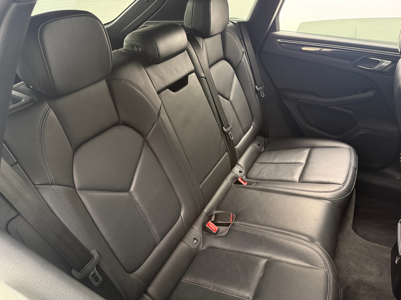 Thumbnail: 2023 Porsche Macan - 5