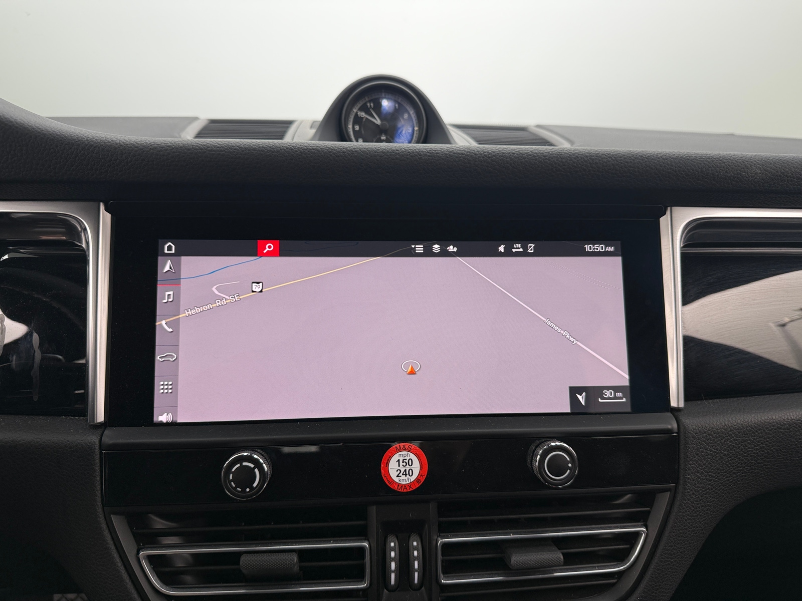 Thumbnail: 2023 Porsche Macan - 3