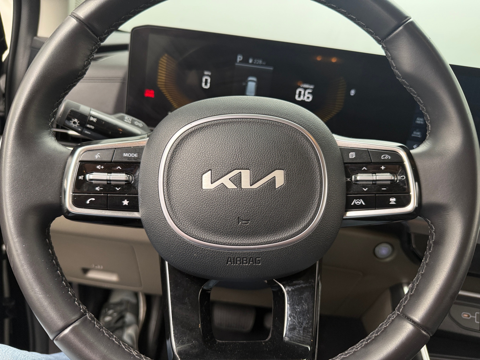 Thumbnail: 2025 Kia Carnival - 4