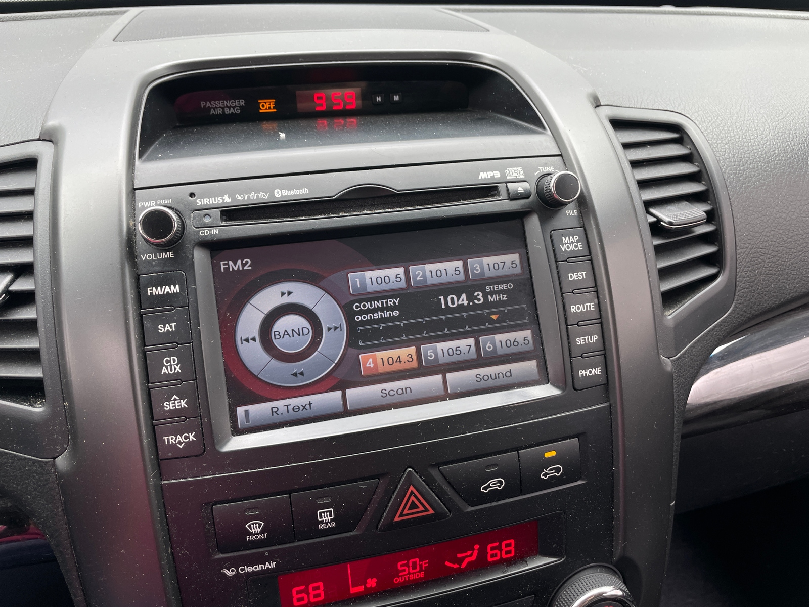 Thumbnail: 2013 Kia Sorento - 3