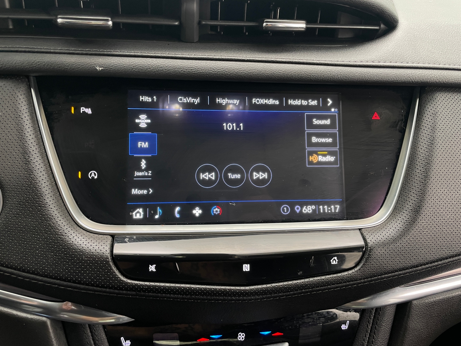 Thumbnail: 2020 Cadillac XT5 - 3