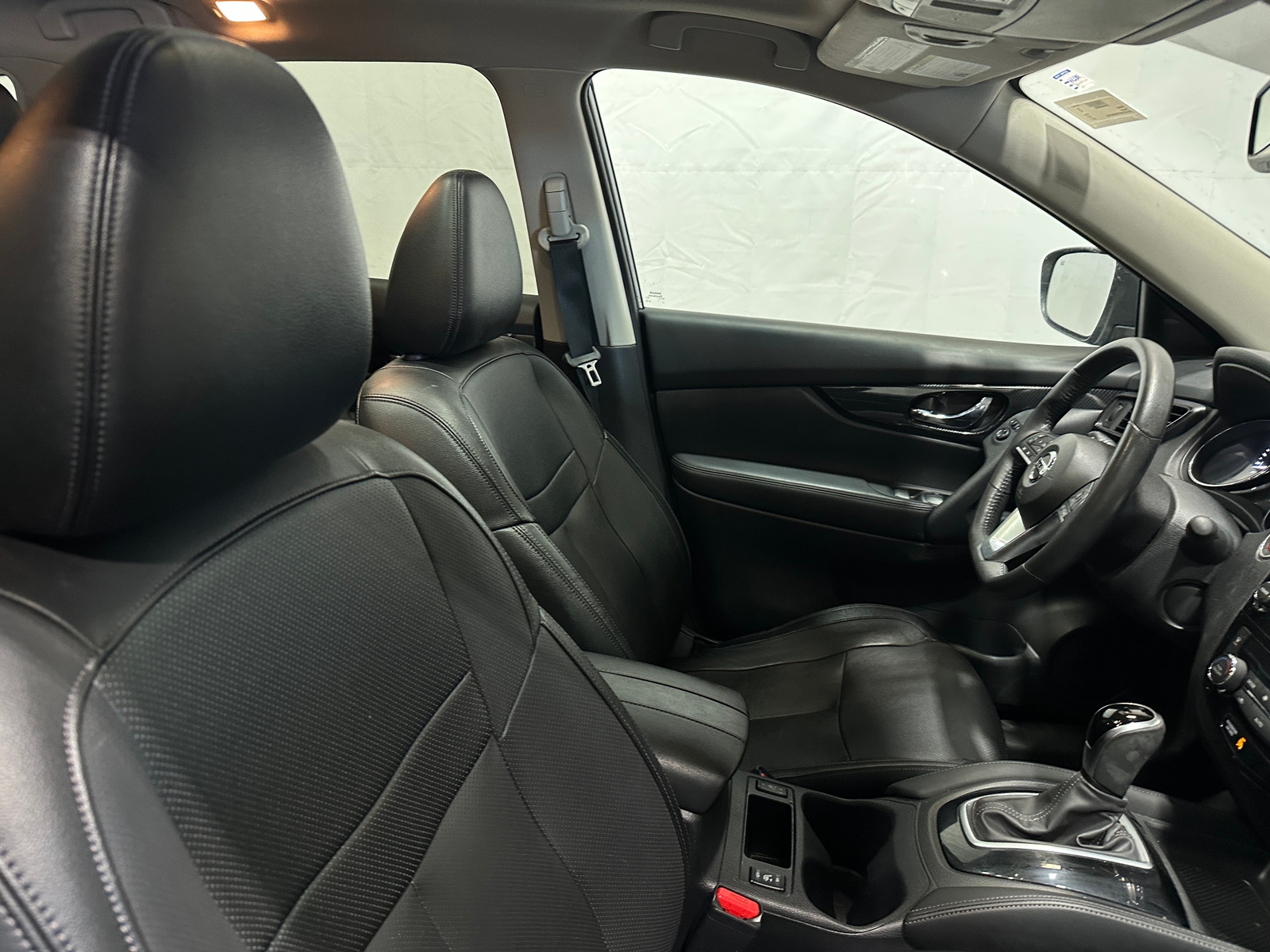 Thumbnail: 2017 Nissan Rogue - 2