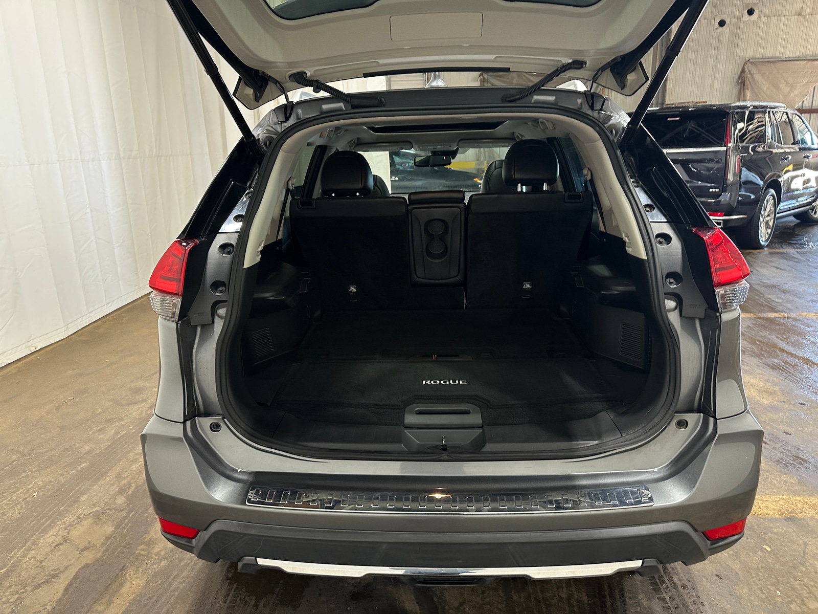 Thumbnail: 2017 Nissan Rogue - 7