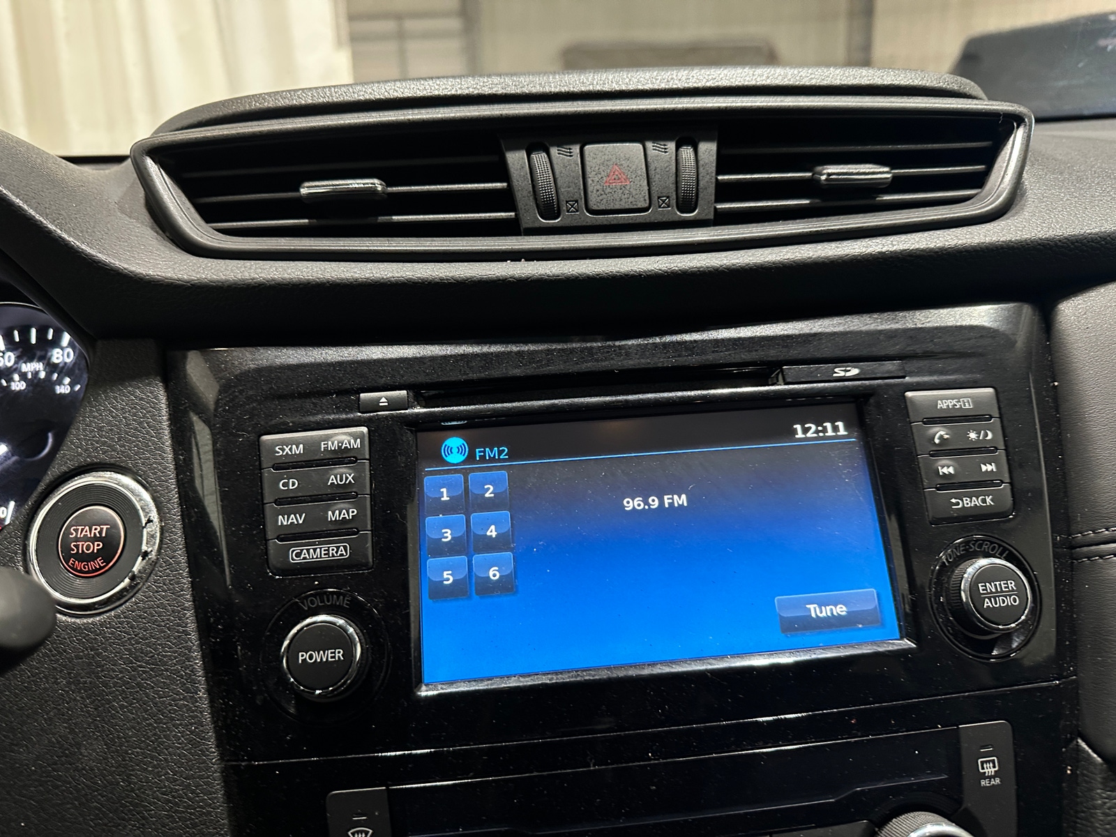 Thumbnail: 2017 Nissan Rogue - 4