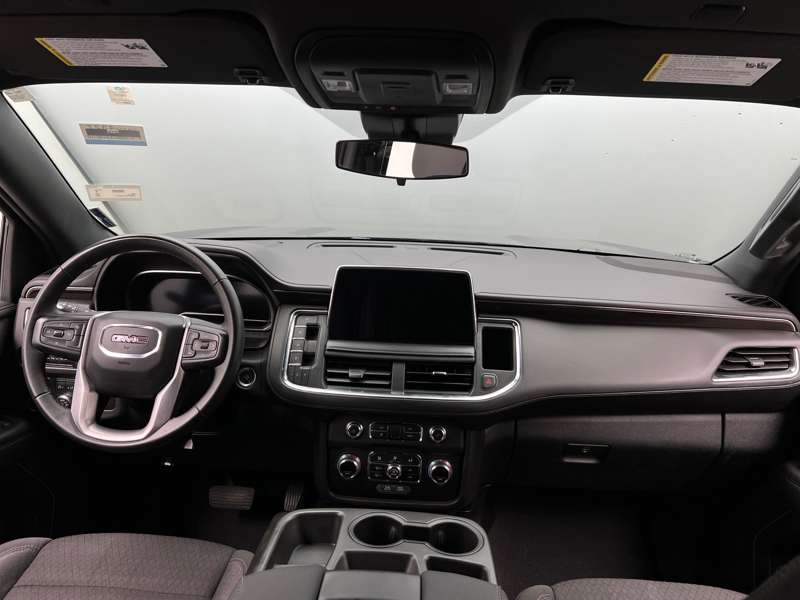 Thumbnail: 2023 GMC Yukon XL - 3