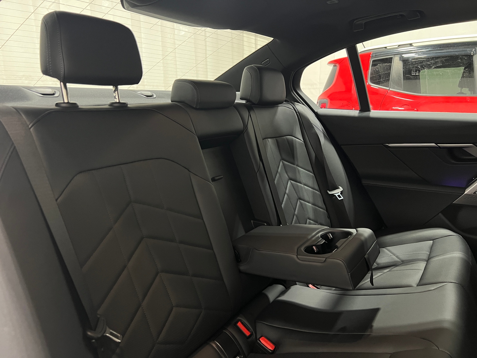 Thumbnail: 2026 BMW 5 Series - 5