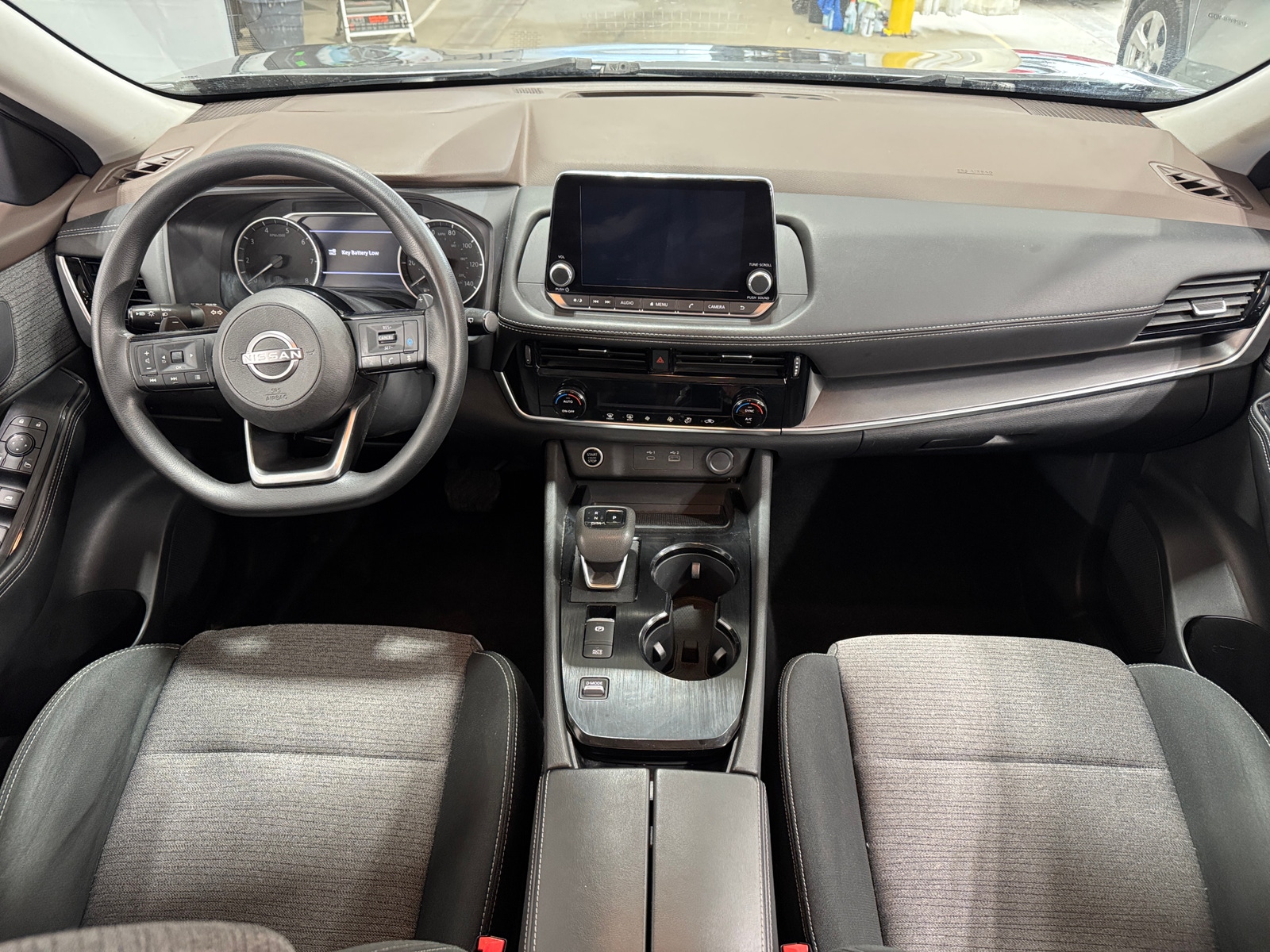 Thumbnail: 2022 Nissan Rogue - 3