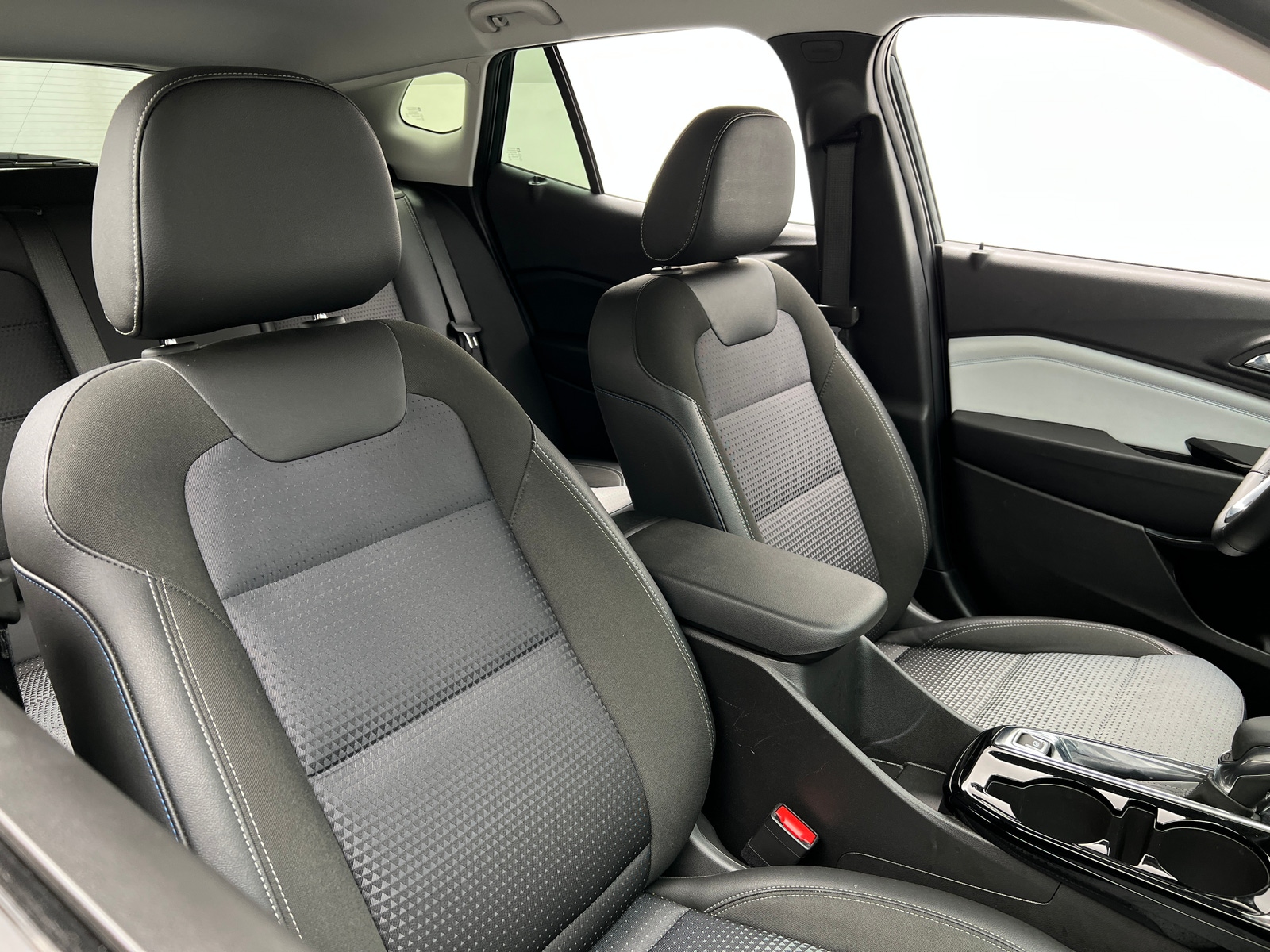 Thumbnail: 2025 Chevrolet Trax - 2