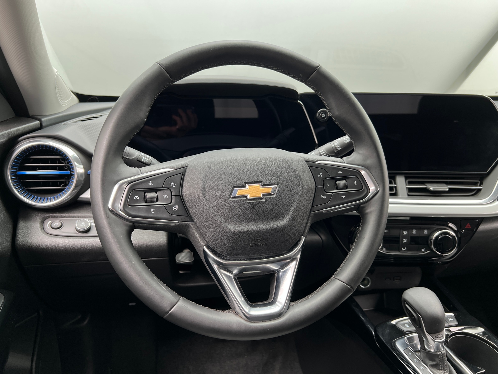 Thumbnail: 2025 Chevrolet Trax - 5