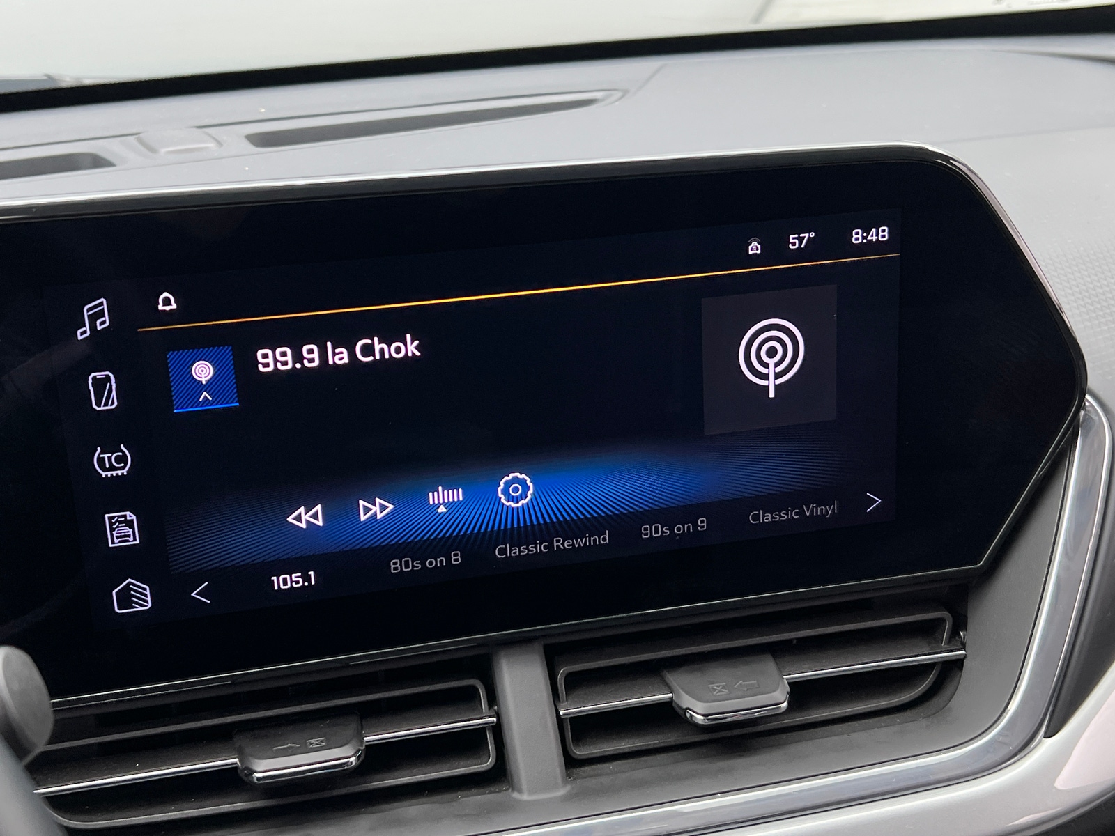 Thumbnail: 2025 Chevrolet Trax - 4