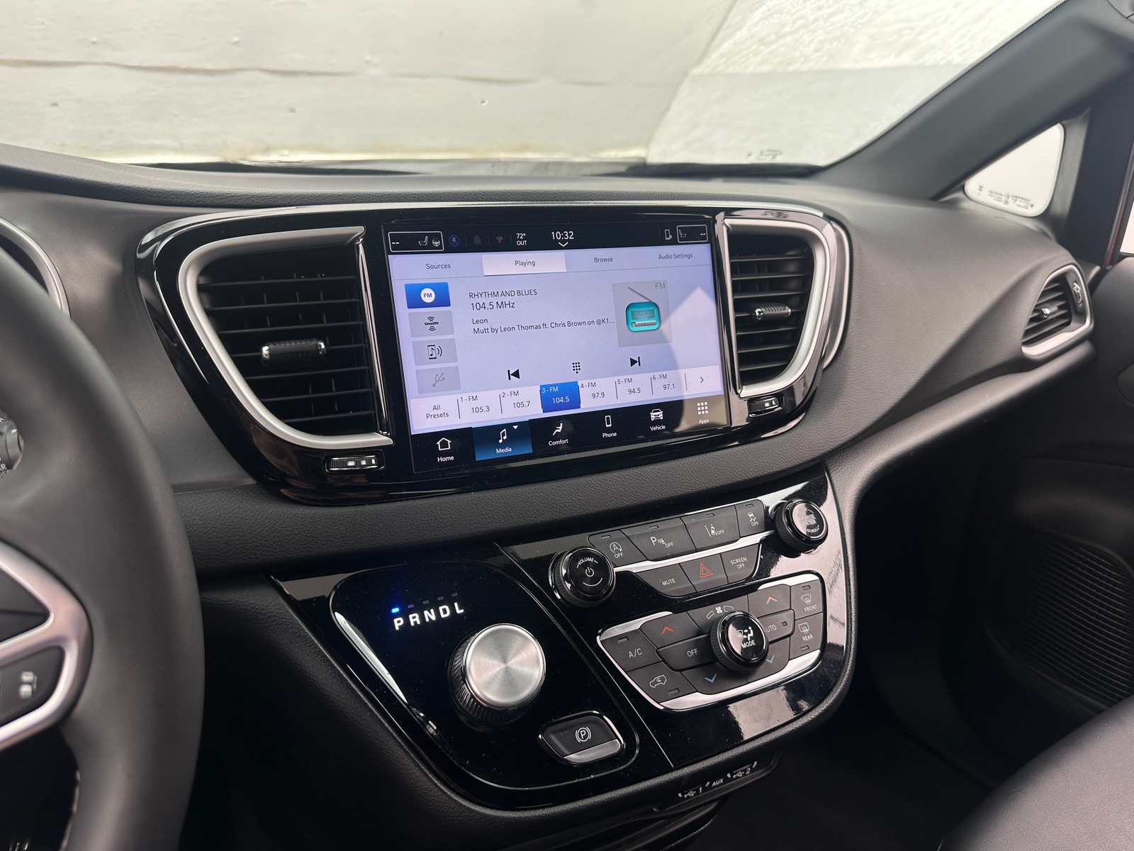 Thumbnail: 2025 Chrysler Pacifica - 3